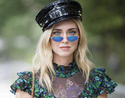 2022流行什么墨鏡 鏡框夠小才夠潮 2022流行什么墨鏡 鏡框夠小才夠潮