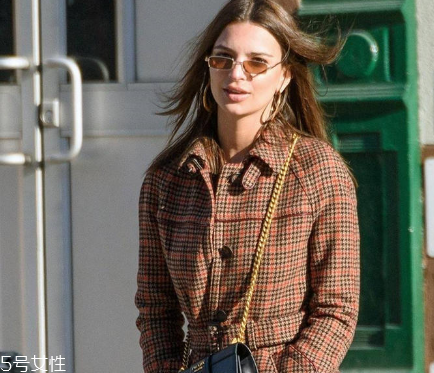 2022流行什么墨鏡 鏡框夠小才夠潮 2022流行什么墨鏡 鏡框夠小才夠潮