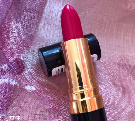 露華濃黑管440黃皮能用嗎 黃皮純素顏都能hold住 露華濃黑管440黃皮能用嗎 黃皮純素顏都能hold住