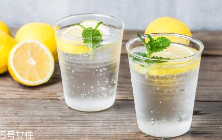 檸檬水怎么喝美白效果最好 6個(gè)技巧要知道 檸檬水怎么喝美白效果最好 6個(gè)技巧要知道