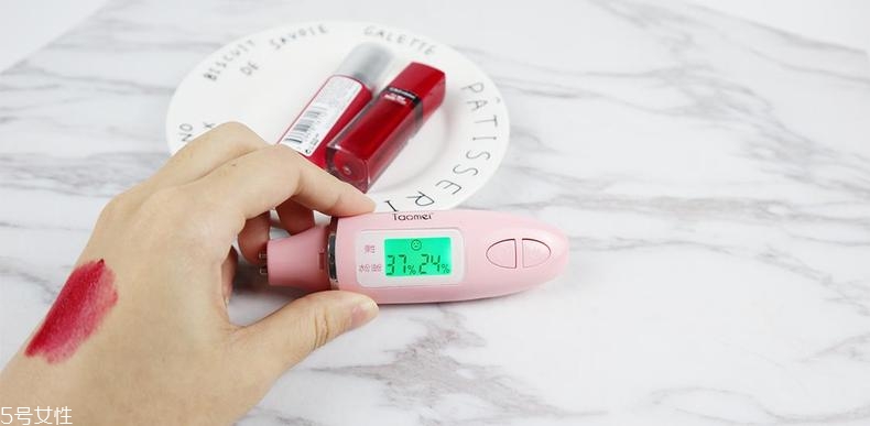 妙巴黎和露華濃唇釉哪個(gè)好 露華濃性?xún)r(jià)比更高 妙巴黎和露華濃唇釉哪個(gè)好 露華濃性?xún)r(jià)比更高