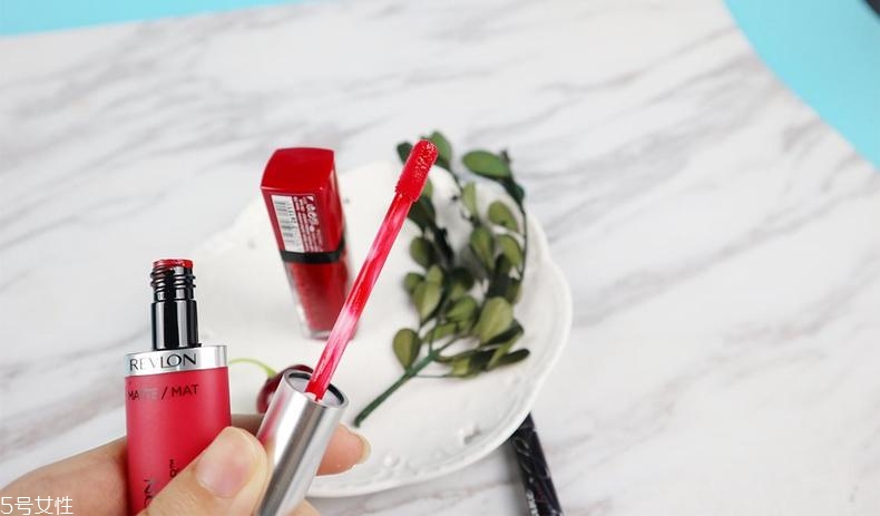 妙巴黎和露華濃唇釉哪個(gè)好 露華濃性?xún)r(jià)比更高 妙巴黎和露華濃唇釉哪個(gè)好 露華濃性?xún)r(jià)比更高