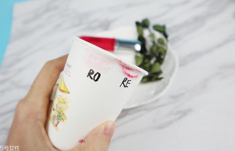 妙巴黎和露華濃唇釉哪個(gè)好 露華濃性?xún)r(jià)比更高 妙巴黎和露華濃唇釉哪個(gè)好 露華濃性?xún)r(jià)比更高