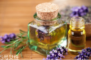 薰衣草精油什么時候用最好 掌握最佳使用時間 薰衣草精油什么時候用最好 掌握最佳使用時間