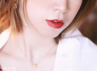 雅詩蘭黛307適合夏天嗎 今年夏天最流行色 雅詩蘭黛307適合夏天嗎 今年夏天最流行色