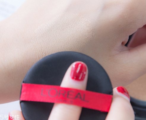 歐萊雅紅胖子氣墊脫妝嗎 蔡徐坤氣墊持妝力測試 歐萊雅紅胖子氣墊脫妝嗎 蔡徐坤氣墊持妝力測試