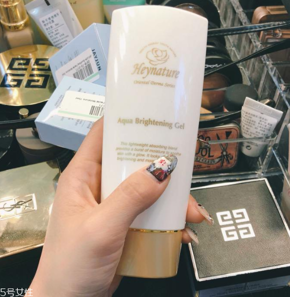 干性皮膚適合什么妝前乳 這類(lèi)產(chǎn)品用了很保濕