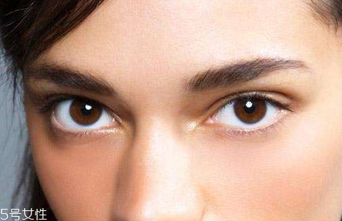 美瞳會傷眼睛嗎 多多少少有一點 美瞳會傷眼睛嗎 多多少少有一點