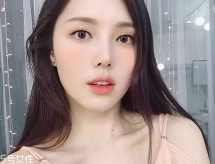 美瞳會傷眼睛嗎 多多少少有一點 美瞳會傷眼睛嗎 多多少少有一點