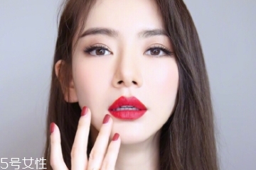 美瞳多久換一次護(hù)理液 及時更換