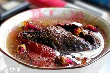 雞血藤怎么做好吃 玫瑰雞血藤燉烏雞 雞血藤怎么做好吃 玫瑰雞血藤燉烏雞