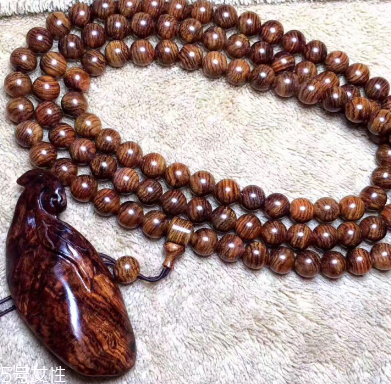 黃花梨手串多少錢 千萬(wàn)別買貴了 黃花梨手串多少錢 千萬(wàn)別買貴了