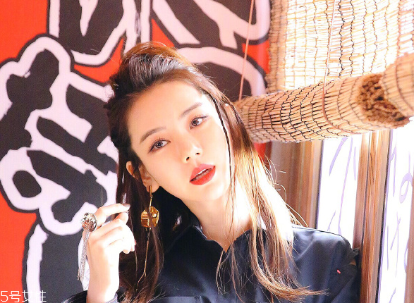 美瞳戴時間長了的危害 美瞳戴時間長了的危害