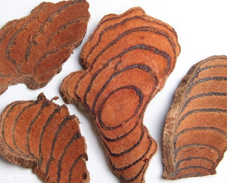 雞血藤適合哪些人吃 月經不調的女性 雞血藤適合哪些人吃 月經不調的女性