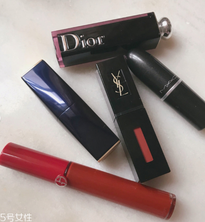 雅詩(shī)蘭黛333和mac chili哪個(gè)好看 兩款都是斷貨王 雅詩(shī)蘭黛333和mac chili哪個(gè)好看 兩款都是斷貨王