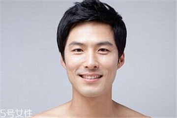 男人怎么護膚比較好 男人健康護膚的13個小細(xì)節(jié) 男人怎么護膚比較好 男人健康護膚的13個小細(xì)節(jié)