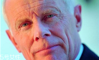 男人怎么護膚比較好 男人健康護膚的13個小細(xì)節(jié) 男人怎么護膚比較好 男人健康護膚的13個小細(xì)節(jié)