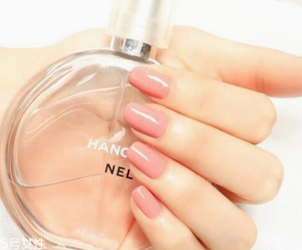 手黑黃適合做什么顏色 5款美甲自帶PS效果 手黑黃適合做什么顏色 5款美甲自帶PS效果