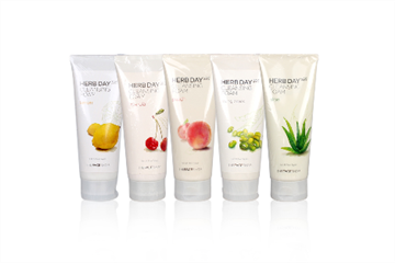 男士可以用女士的護膚品嗎 看個人的膚質(zhì)就行 男士可以用女士的護膚品嗎 看個人的膚質(zhì)就行