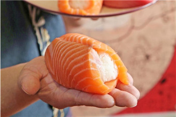 三文魚刺身有寄生蟲嗎 三文魚怎么選購無寄生蟲 三文魚刺身有寄生蟲嗎 三文魚怎么選購無寄生蟲