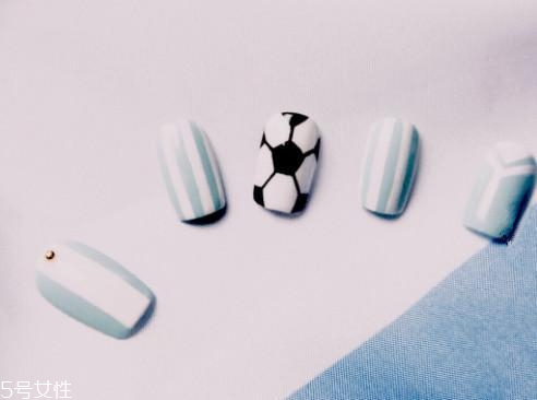 2018世界杯主題美甲 這樣的美甲真的很應(yīng)景 2018世界杯主題美甲 這樣的美甲真的很應(yīng)景