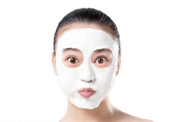 敷面膜后要用護膚品嗎 敷面膜前后的護膚步驟 敷面膜后要用護膚品嗎 敷面膜前后的護膚步驟