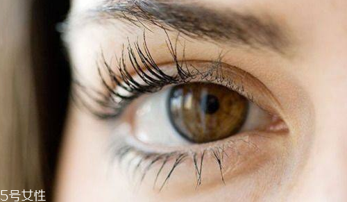 睫毛膏可以不卸嗎 不卸是錯(cuò)誤做法