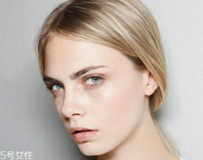 臉上有紅血絲怎么消除 不要頻繁去角質(zhì) 臉上有紅血絲怎么消除 不要頻繁去角質(zhì)