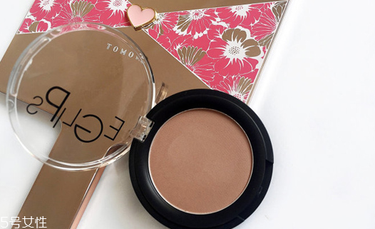 修容粉顏色怎么選 挑對(duì)了妝效才自然 修容粉顏色怎么選 挑對(duì)了妝效才自然