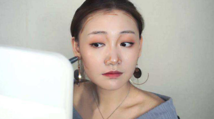 修容棒越顯色越好嗎 越顯色越持久 修容棒越顯色越好嗎 越顯色越持久