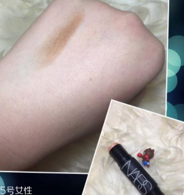 修容棒越顯色越好嗎 越顯色越持久 修容棒越顯色越好嗎 越顯色越持久