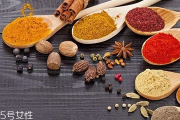 草果的副作用 拒絕鐵質(zhì)器皿 草果的副作用 拒絕鐵質(zhì)器皿