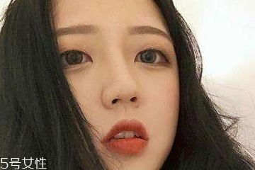 睫毛膏先刷白色還是黑色 當然是白色