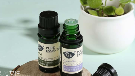 干性肌膚用什么精油好 讓肌膚水潤的秘密