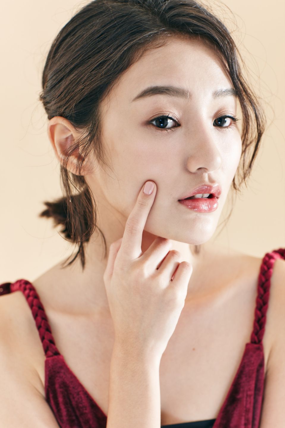 金秘書樸敏英同款發(fā)型服飾妝容全揭密 金秘書樸敏英同款發(fā)型服飾妝容全揭密