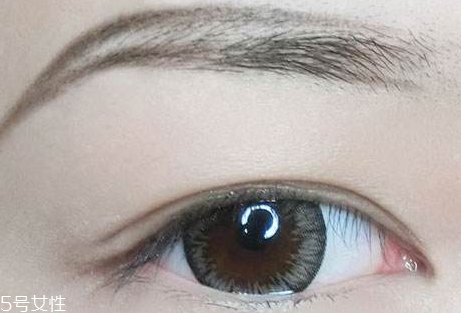 眉筆不防水怎么辦 眉毛雨衣來救場 眉筆不防水怎么辦 眉毛雨衣來救場