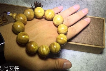 金絲楠手串價(jià)格多少 要看具體種類 金絲楠手串價(jià)格多少 要看具體種類