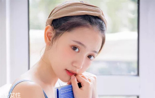 防曬霜能直接涂在臉上嗎 不要共用一支防曬霜 防曬霜能直接涂在臉上嗎 不要共用一支防曬霜