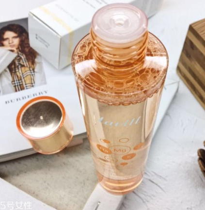 油性肌膚適合什么平衡露 用對了完美控油 油性肌膚適合什么平衡露 用對了完美控油