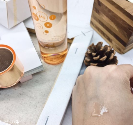 油性肌膚適合什么平衡露 用對了完美控油 油性肌膚適合什么平衡露 用對了完美控油