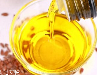 芝麻油是麻油嗎 都是香油的別稱 芝麻油是麻油嗎 都是香油的別稱