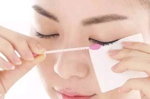 卸妝會傷害皮膚嗎 4個技巧擺脫皺紋松弛 卸妝會傷害皮膚嗎 4個技巧擺脫皺紋松弛