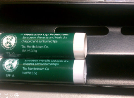 曼秀雷敦唇膏小孩可以用嗎 曼秀雷敦唇膏這樣辨別真假