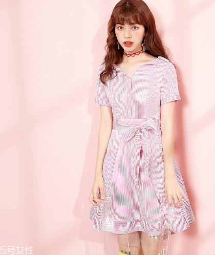 圓臉適合什么連衣裙 漫步在夏日清風(fēng)中 圓臉適合什么連衣裙 漫步在夏日清風(fēng)中