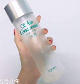 粉刺痘痘用什么爽膚水好 還你光滑小臉蛋 粉刺痘痘用什么爽膚水好 還你光滑小臉蛋