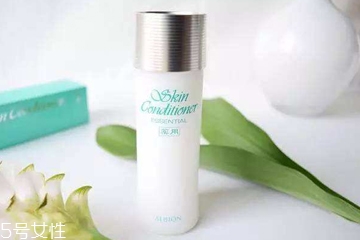 粉刺痘痘用什么爽膚水好 還你光滑小臉蛋 粉刺痘痘用什么爽膚水好 還你光滑小臉蛋