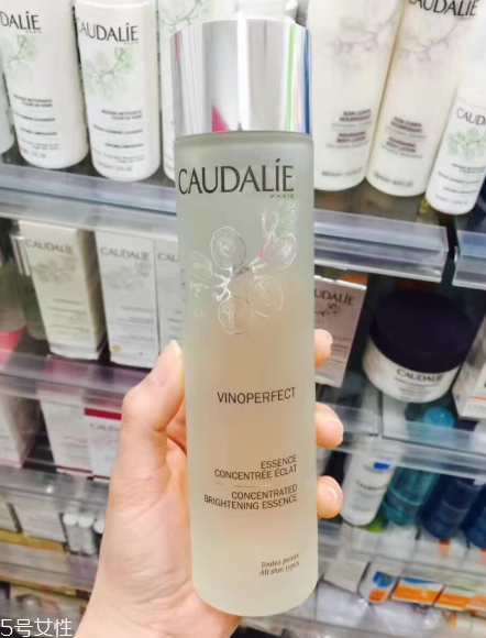 膚色暗沉用什么爽膚水好 回歸透亮不是夢 膚色暗沉用什么爽膚水好 回歸透亮不是夢