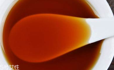 芝麻油和亞麻籽油的區(qū)別 芝麻油和亞麻籽油的區(qū)別