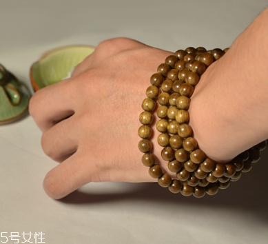 金絲楠木手串能上油嗎 不要經(jīng)常上油 金絲楠木手串能上油嗎 不要經(jīng)常上油