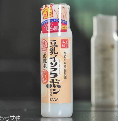 干性皮膚適合什么爽膚水 最需要這種無害水 干性皮膚適合什么爽膚水 最需要這種無害水